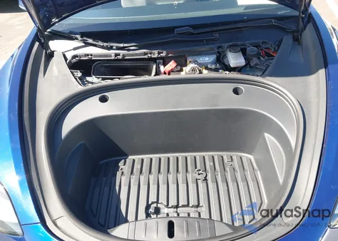 2020 Tesla Model 3 Standard Range Plus Rear-Wheel Drive/Standard Range Rear-Wheel Drive z USA, uszkodzony, nr VIN 5YJ3E1EAXLF796932